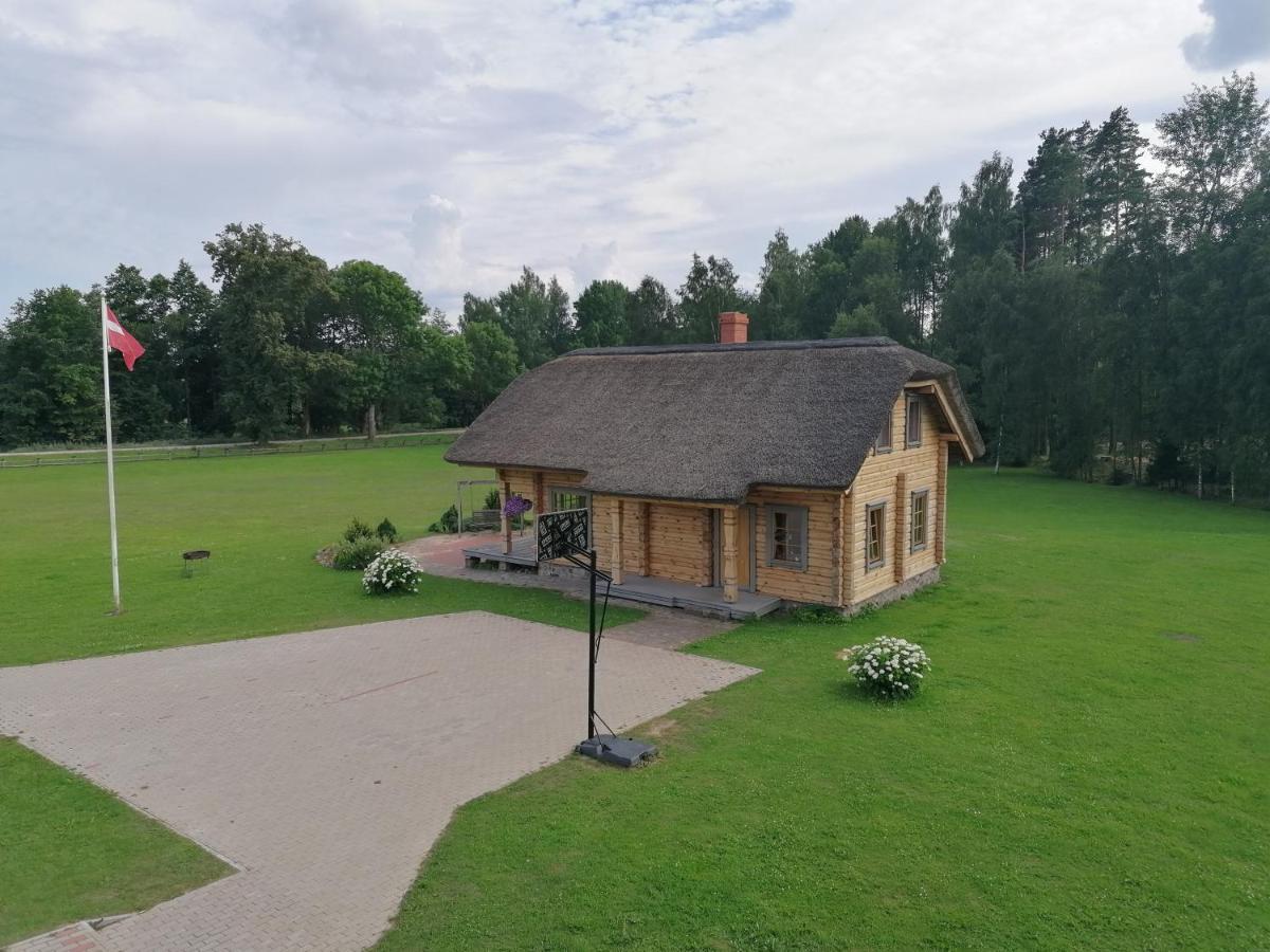Guest House Unguri Stalbe Zewnętrze zdjęcie