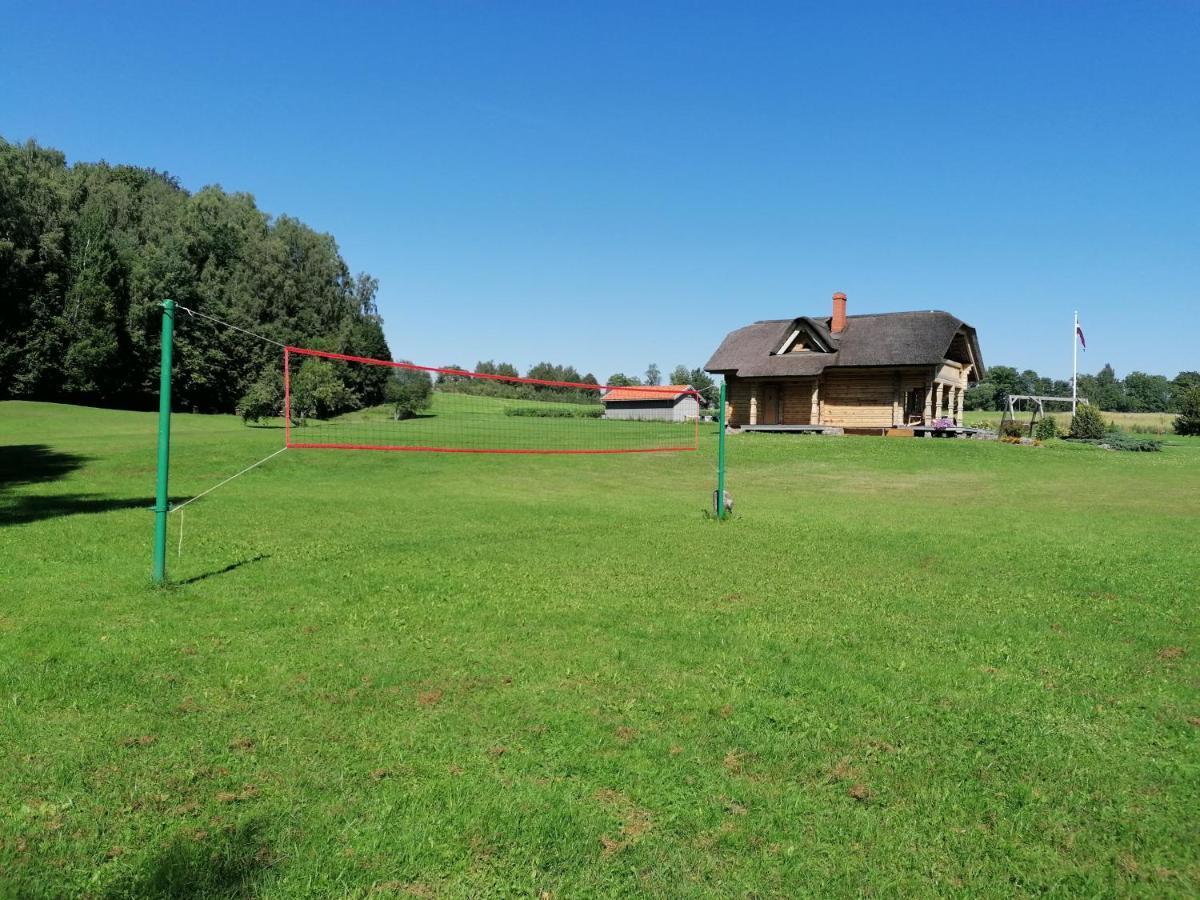 Guest House Unguri Stalbe Zewnętrze zdjęcie